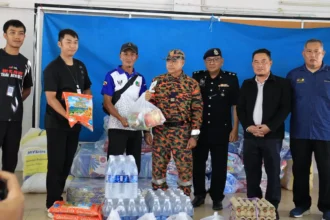 Kampung Tengah Fire Victims Receive Aid from Sri Aman District Disaster Committee