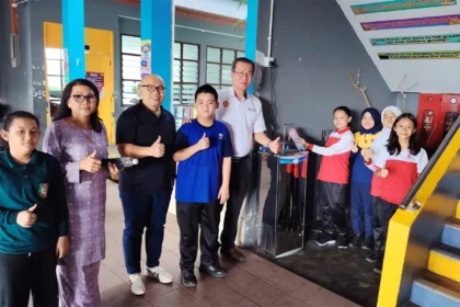 Kota Sentosa Rep Takes Action on Water Supply Issues at SK Satria Jaya