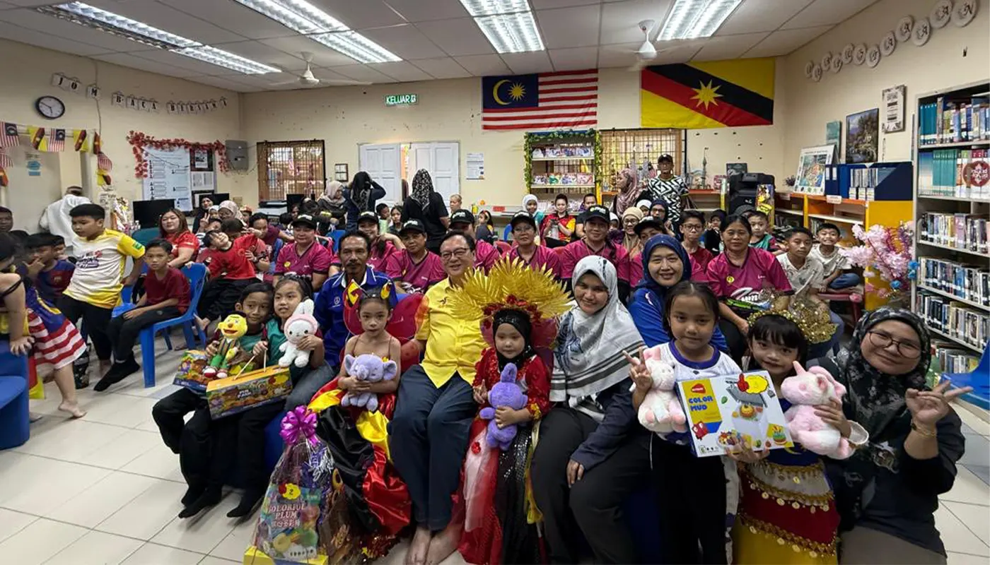 Lo Khere Chiang Attends Sarawak Day Reading Program at Desa Library