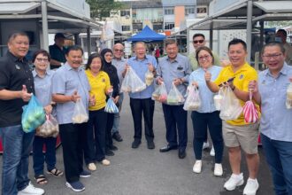 MyKiosk Project Helps B40 Hawkers Trade Legally and Safely in Kuching