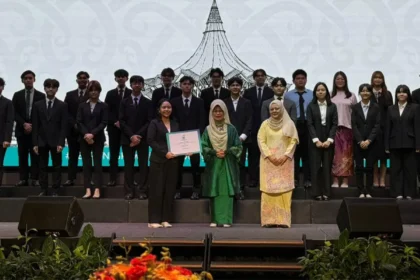 PETRONAS Awards RM28 Million in Sponsorship to 110 Top Sarawak Students