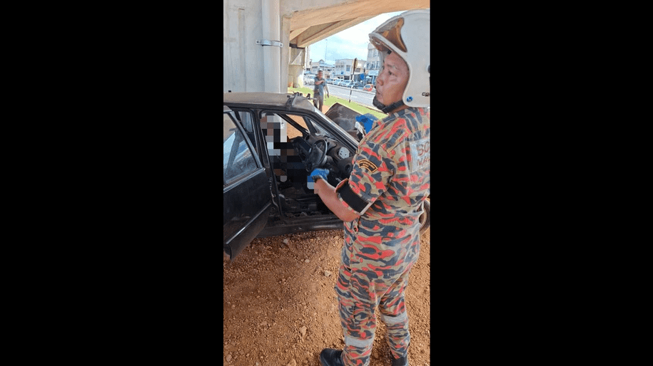 Proton Saga Skids and Slams Into Viaduct Pole, Two Men Injured 2 Proton Saga Skids and Slams Into Viaduct Pole, Two Men Injured