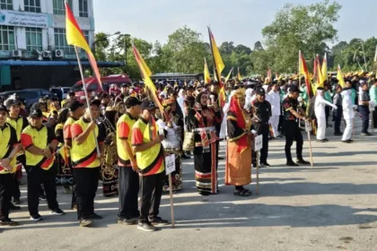 Saratok Unites as 24 Contingents Parade in Honour of Sarawak Day