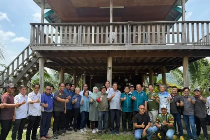 Sarawak Eyes Sabah Market for Fertilizer, Boosts Borneo Agro Ties
