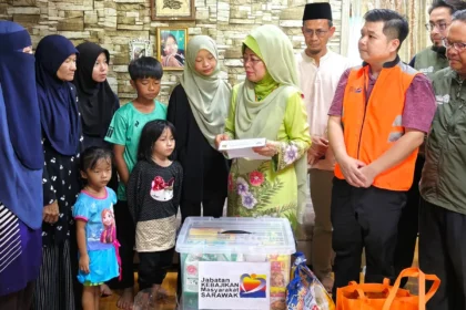 Sarawak Govt, Community Rally to Support Four Orphaned Siblings in Mukah
