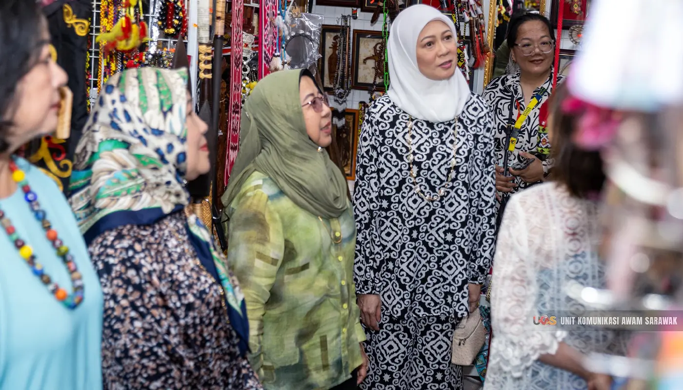Toh Puan Fauziah Pays Tribute to Local Artisans at Miri Handicraft Centre