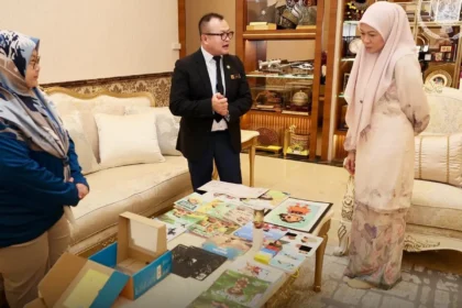 Toh Puan Fauziah Supports Sarawak State Library’s Reading Seeds Programme to Foster Early Literacy
