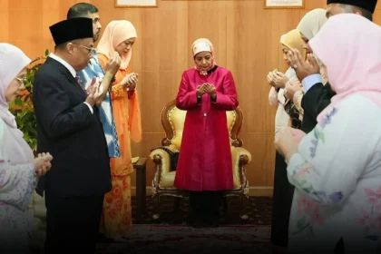 Toh Puan Fauziah Welcomes Queen Mother to Labuan for Borneo Flora Festival