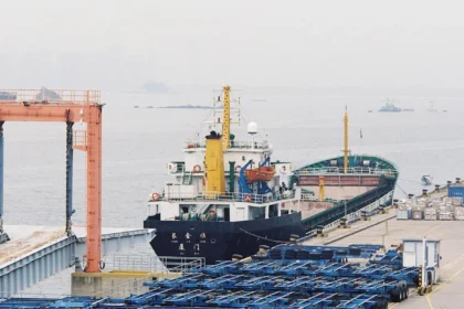 US-China Tariff Truce in Jeopardy as Talks End Without Deal