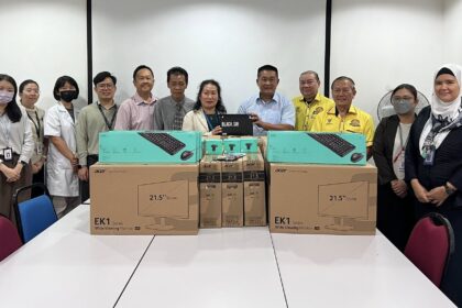 YB See Chee How Donates IT Equipment to Boost SGH Pharmacy Efficiency