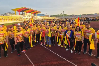 ‘Unity Walk’ Gathers 8,000 in Miri to Celebrate Sarawak Day 2025