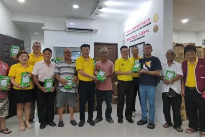 Bukit Assek ADUN Distributes Milo Packs in Celebration of Father's Day