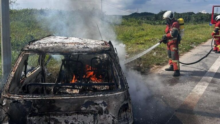 Kancil Razed in Blaze on Miri-Bintulu Pan Borneo Highway