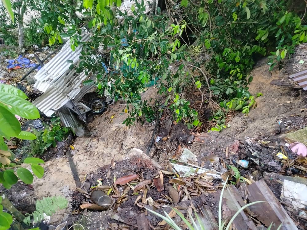 Landslide Strikes Near Jelukong Longhouse After Heavy Rain