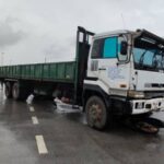 Lorry and Motorcycle Collide in Asajaya, Rider Suffers Hip Injury