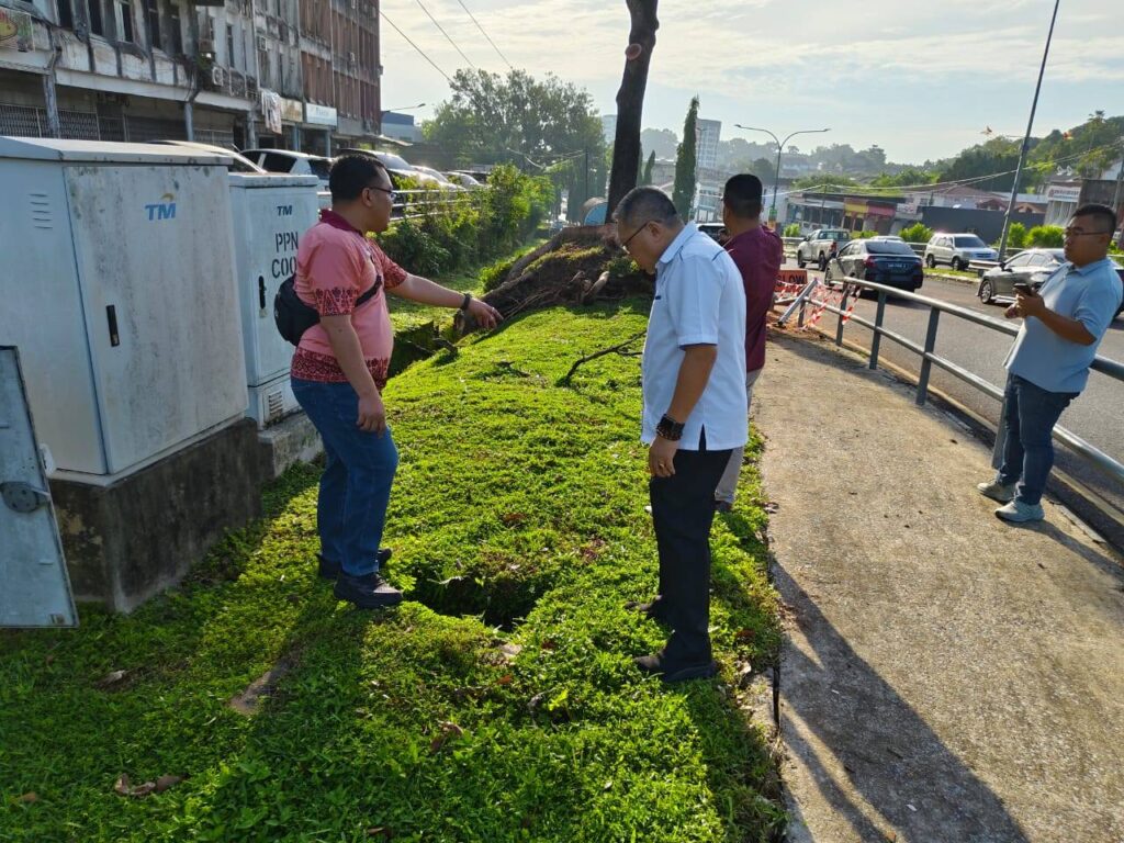 MBKS Urges Urgent Fix for Missing Manhole Covers in Kuching 2 MBKS Urges Urgent Fix for Missing Manhole Covers in Kuching
