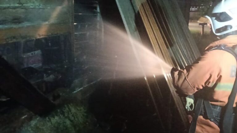 Open Burning Sparks Late-Night Fire Scare at Limbang Home