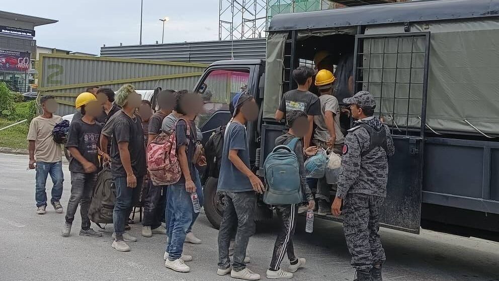 Ops Mahir 102 Foreign Workers Detained in Kuching Immigration Raid