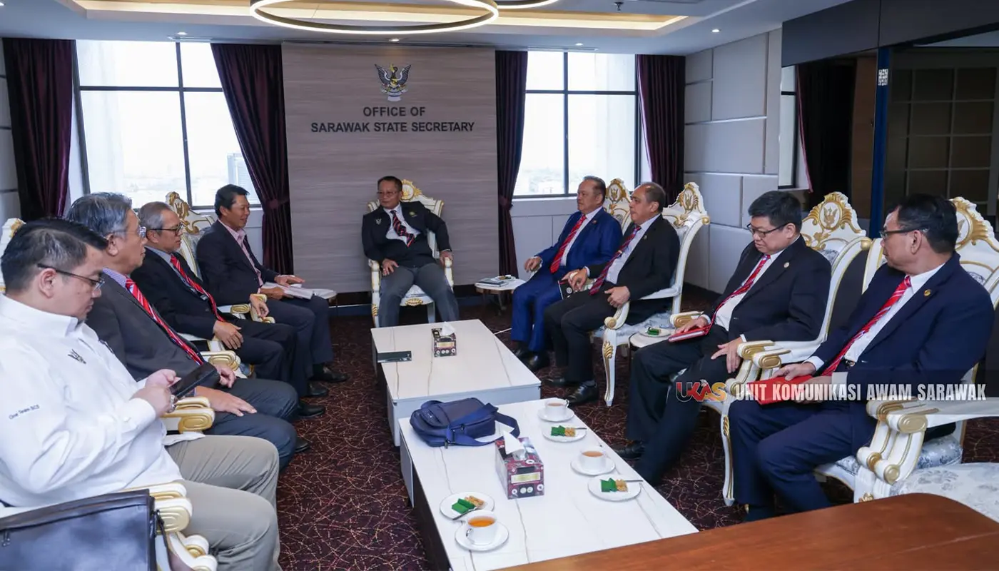 Sarawak Government Secretary Welcomes Delegation from Public Service Commission