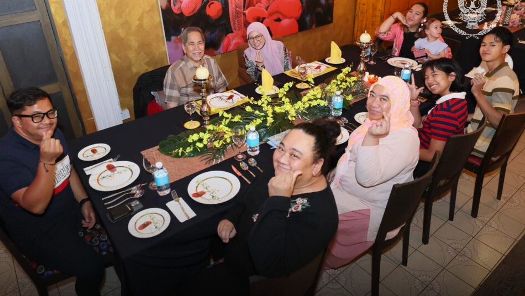 Sarawak State Head Enjoys Family Dinner at Kuching’s Tai Tai Restaurant