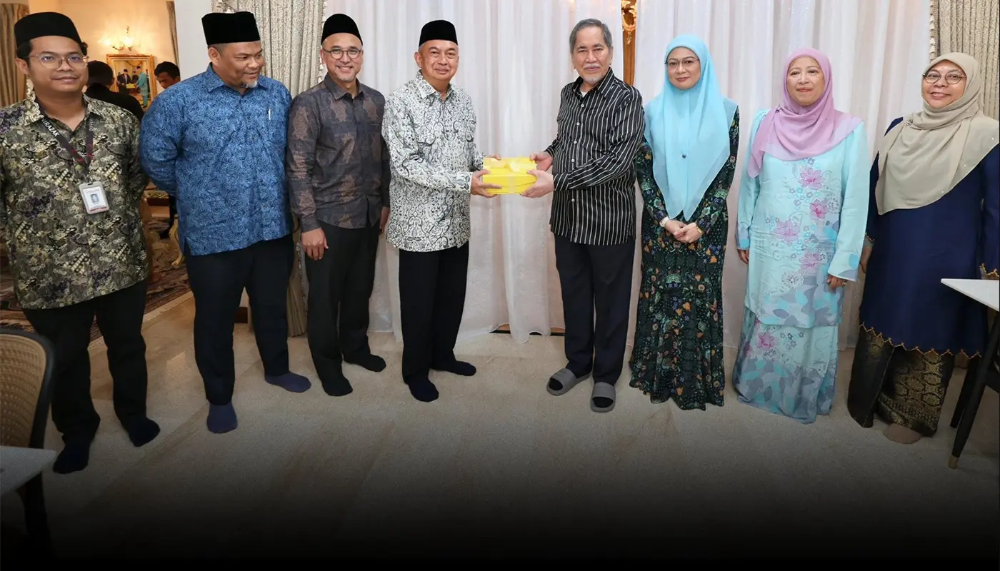 UNIRAZAK Delegation Meets Sarawak Governor to Strengthen Academic Ties