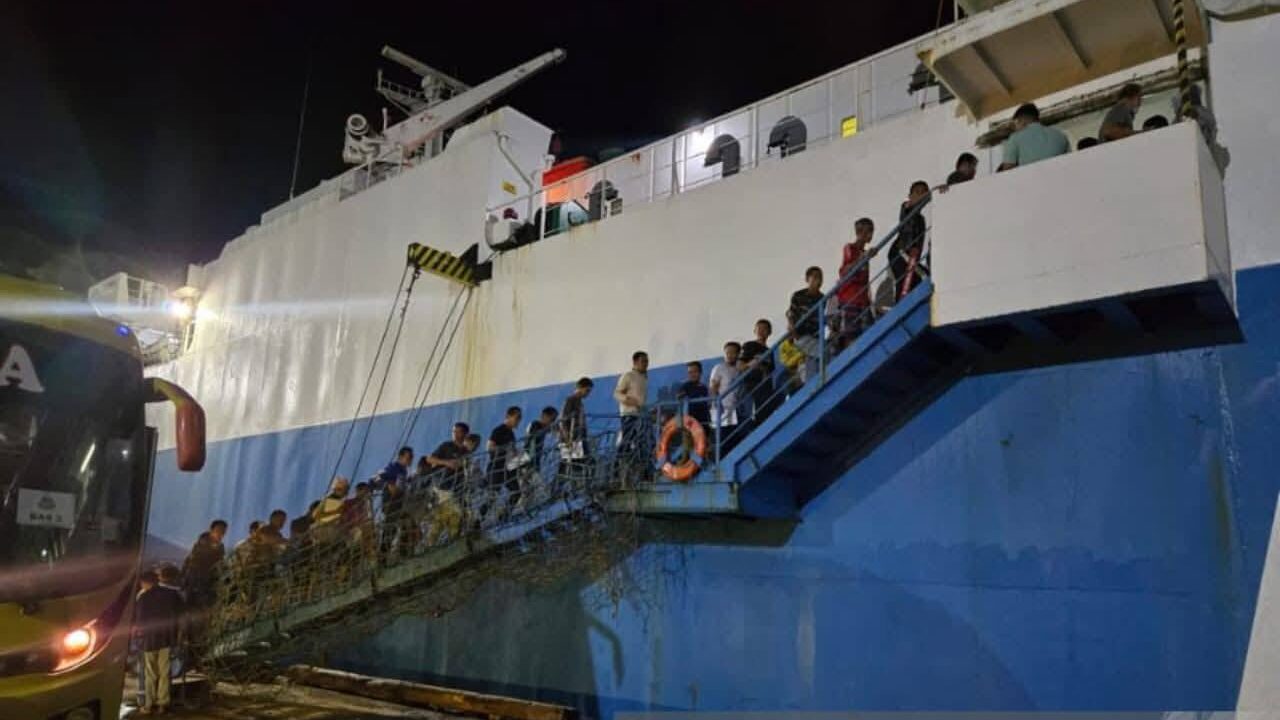 576 Filipinos Deported from Sabah to Zamboanga in Immigration Operation