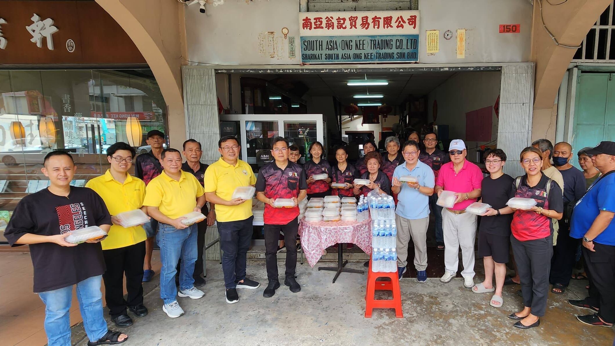Free Vegetarian Meals to Padungan Community