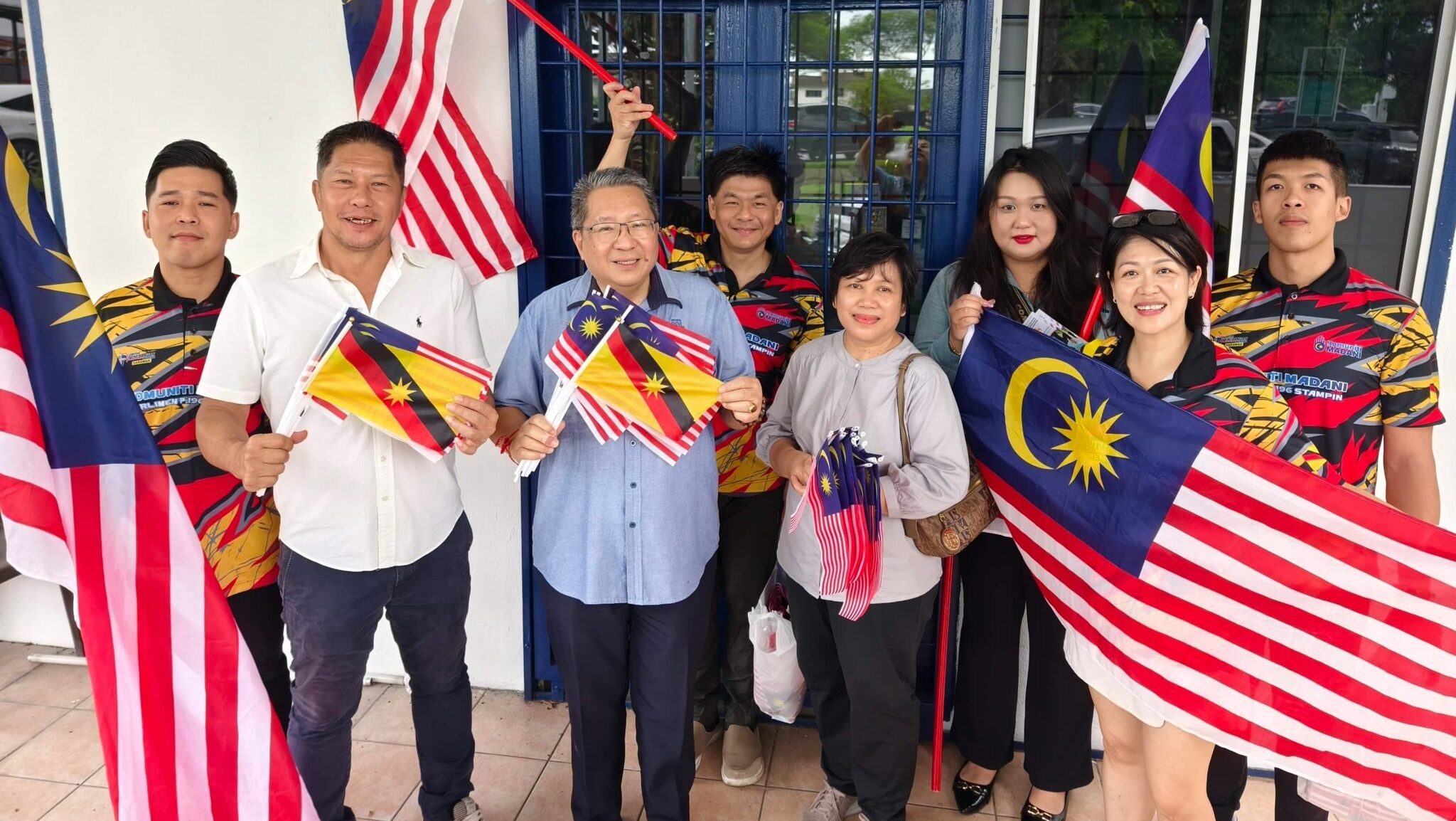 Hui Sing Community Celebrates Malaysia Day With Flag Giveaway