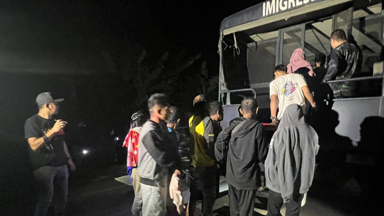 Immigration Cracks Down on Illegal Immigrants and Online Gambling in Bintulu