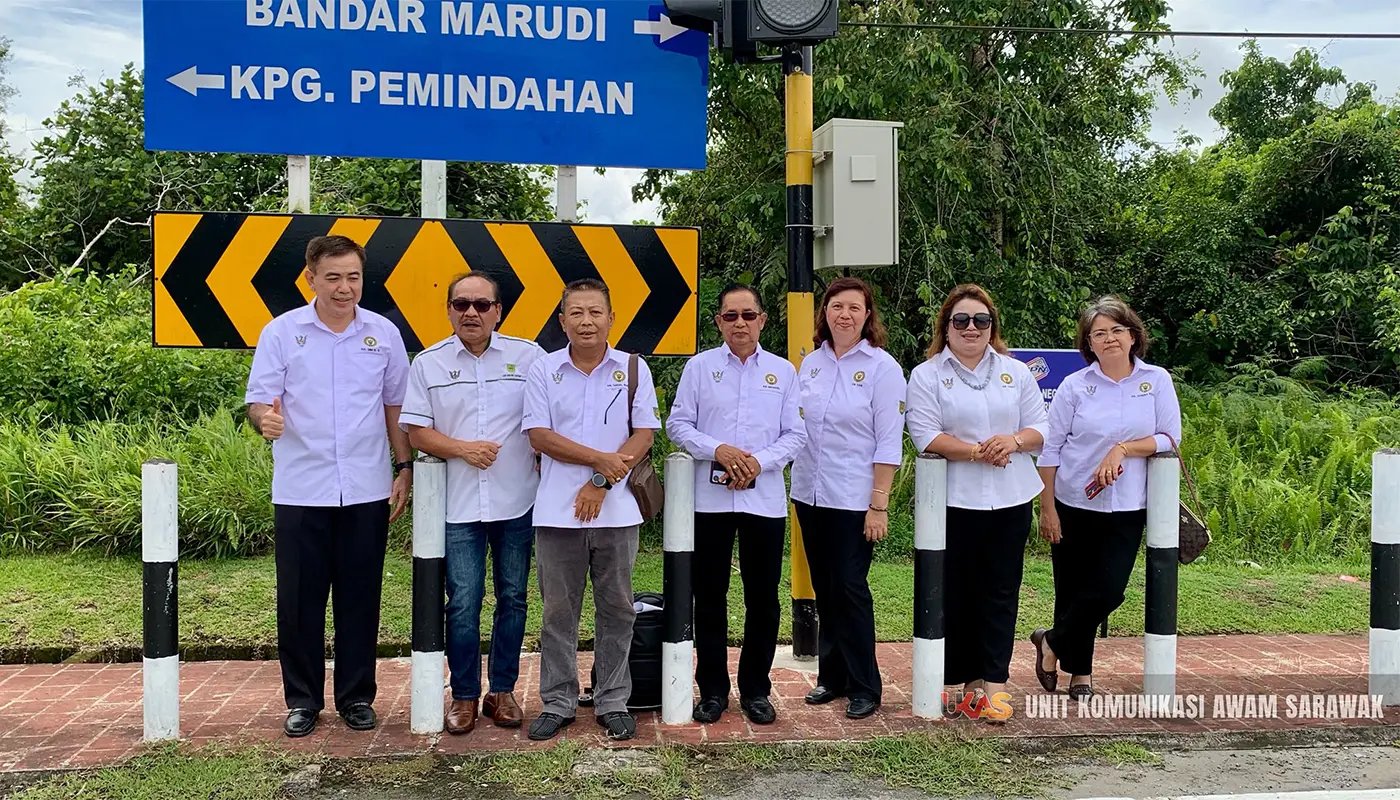 Marudi Unveils Sarawak’s First Smart Traffic Lights, Marks Rural Development Milestone