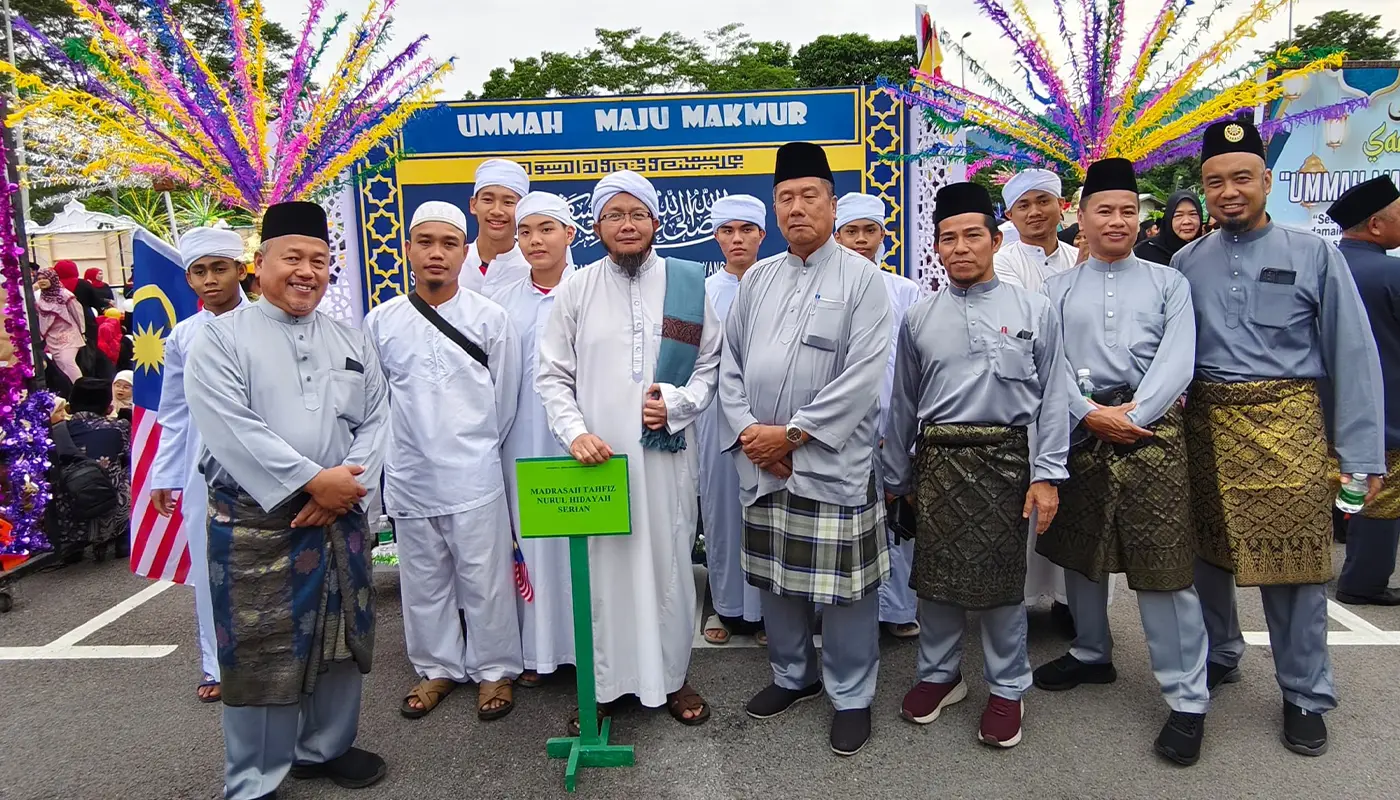 Serian Unites in Grand Maulidur Rasul Procession with 39 Groups