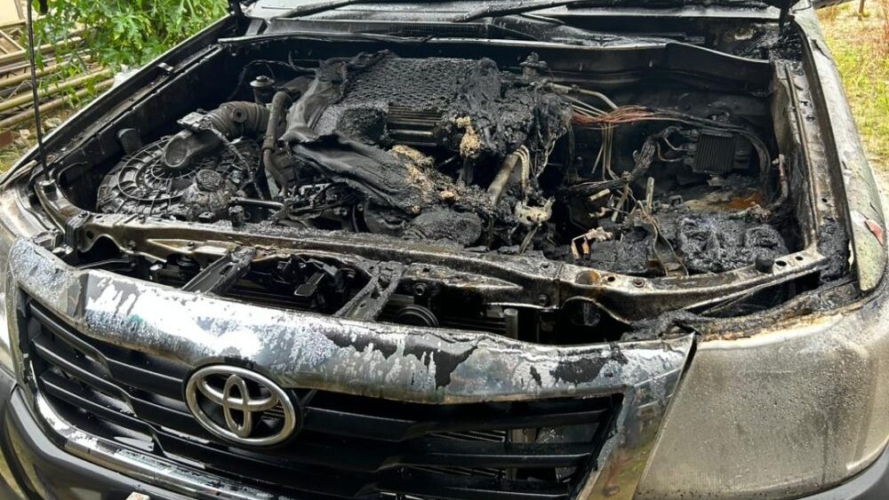 Toyota Hilux Engine Fire in Bekenu Put Out Before Firefighters Arrived