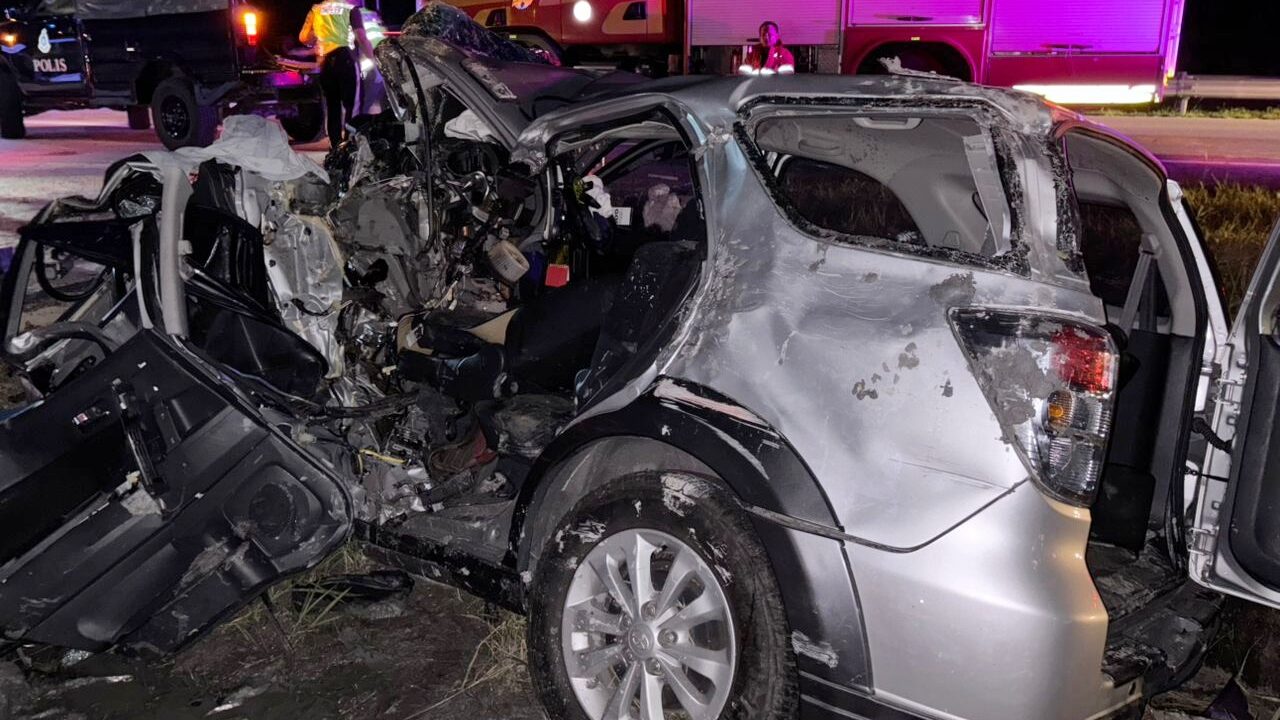 Two Women Die, Man Seriously Hurt in SUV Crash on Betong Highway
