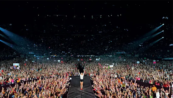 Taylor Swift Lights Up LA as She Commences 'Eras' Tour Amidst Star-Studded Crowd 1 Taylor Swift Lights Up LA as She Commences 'Eras' Tour Amidst Star-Studded Crowd