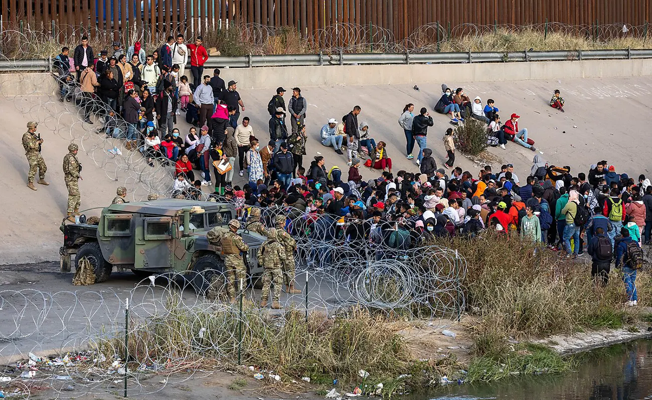 Border Crisis Escalates: Texas-Mexico Border in Turmoil 1 Border Crisis Escalates: Texas-Mexico Border in Turmoil