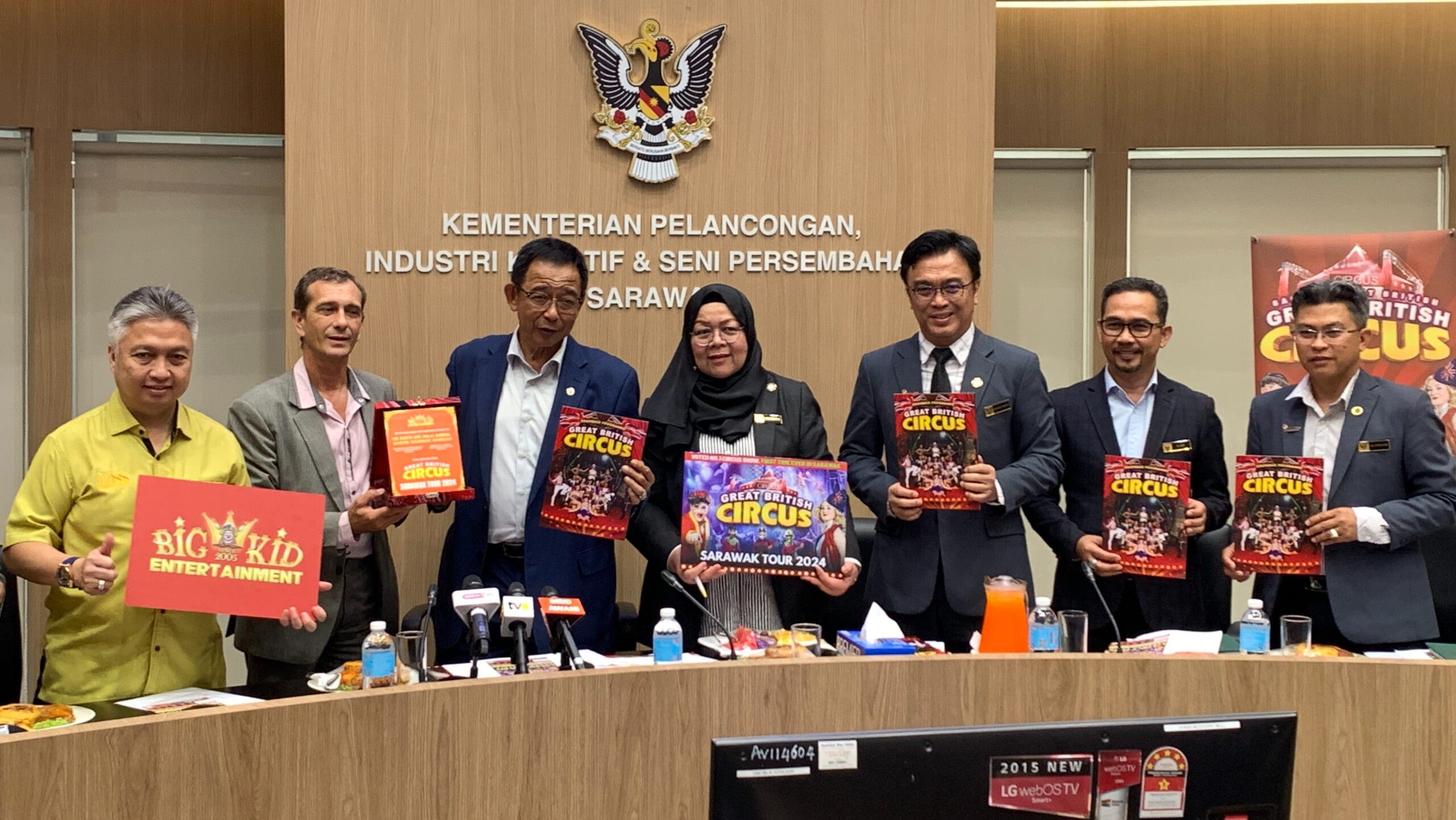 Curtain Rises: Great British Circus Premieres in Sarawak, Adding Sparkle to Tourism Scene 1 Curtain Rises Great British Circus Premieres in Sarawak, Adding Sparkle to Tourism Scene