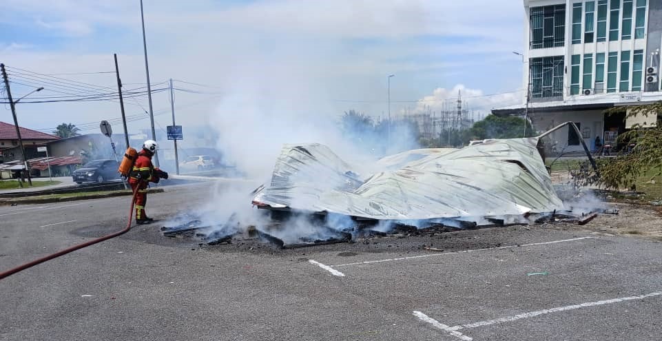 Fire Burns Down Roadside Stall in Kg Tudan 1 Fire Burns Down Roadside Stall in Kg Tudan