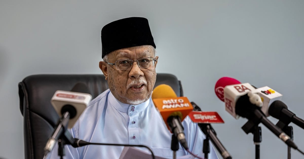 Perak Mufti Says KK Mart’s Offence Against Islam Unproven, Urges Muslims to Stop Boycott 1 Perak Mufti Says KK Mart’s Offence Against Islam Unproven, Urges Muslims to Stop Boycott