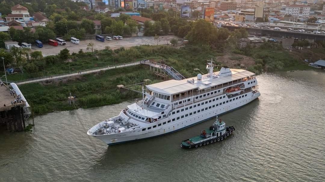 Floating Bookfair Doulos Hope Sets Sail for Kuching Visit in August 2024 1 Floating Bookfair Doulos Hope Sets Sail for Kuching Visit in August 2024