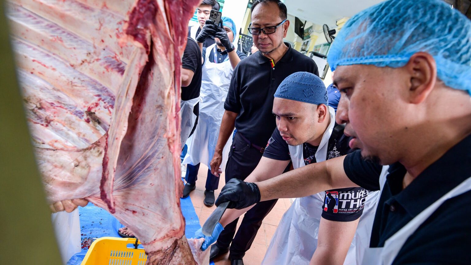 Generous Donations Benefit 184 Needy Individuals with Sacrificial Meat 1 Generous Donations Benefit 184 Needy Individuals with Sacrificial Meat