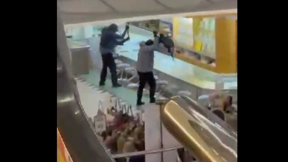 Masked Robbers Strike Plaza Metro: Jewelry Heist Shocks Kajang 1 Masked Robbers Strike Plaza Metro Jewelry Heist Shocks Kajang
