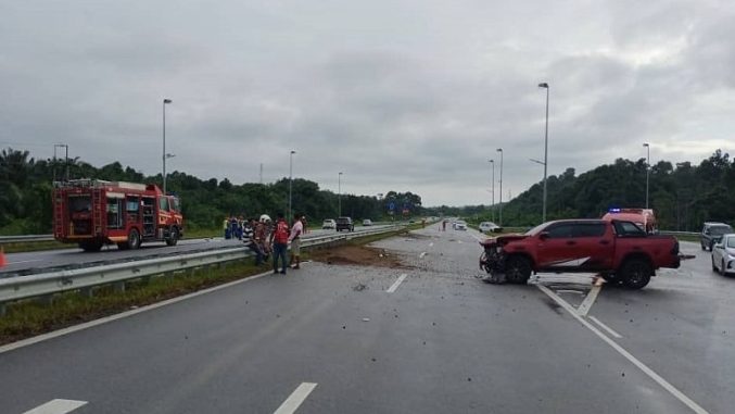 Tragic Incident: 72-Year-Old Driver Dies in Collision on Jalan Saratok-Roban 1 Tragic Incident 72-Year-Old Driver Dies in Collision on Jalan Saratok-Roban