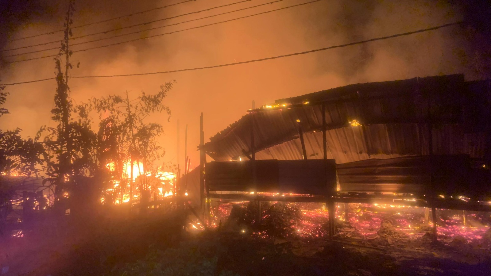 Devastating Early Morning Kampung Bako Fire: Three Houses and Motorcycles Destroyed 1 Devastating Early Morning Kampung Bako Fire Three Houses and Motorcycles Destroyed
