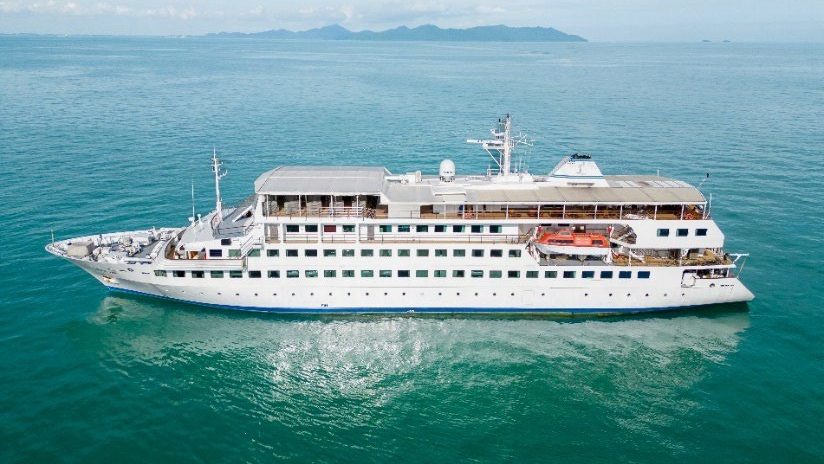 Discover the World's Largest Floating Bookfair: Doulos Hope Opens in Kuching 1 Discover the World's Largest Floating Bookfair Doulos Hope Opens in Kuching