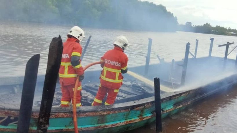 Local Angler Suffers Burns in Fishing Boat Fire at Mukah Jetty 1 Local Angler Suffers Burns in Fishing Boat Fire at Mukah Jetty