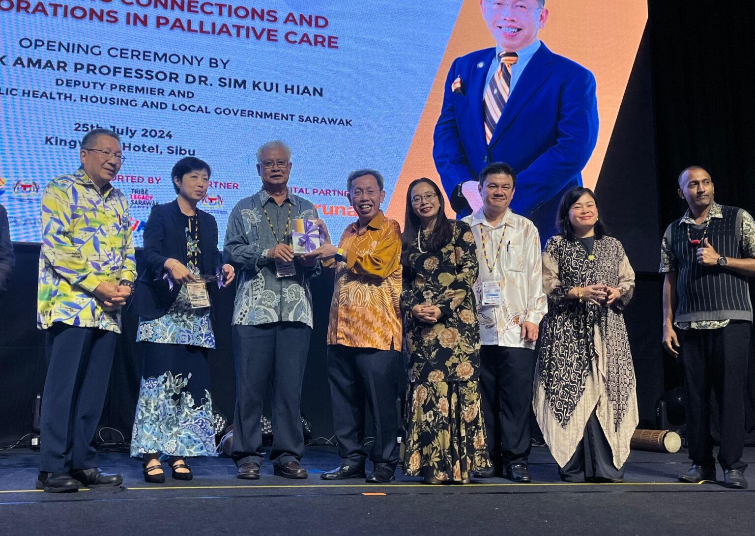 Sarawak Pushes for Autonomy in Health and Education: Dr Sim's Call to Action 1 Sarawak Pushes for Autonomy in Health and Education Dr Sim's Call to Action