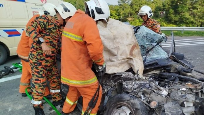 60-Year-Old Man Severely Injured in Collision on Jalan Tatau-BintuluTragic Road Accident Highlights Need for Caution on Sarawak Roads 1 60-Year-Old Man Severely Injured in Collision on Jalan Tatau-BintuluTragic Road Accident Highlights Need for Caution on Sarawak Roads