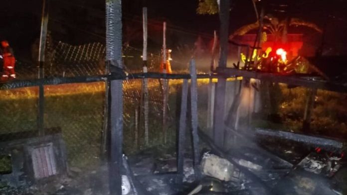 Late-Night Blaze Destroys Chicken Feed Storage Facility at Kampung Kekat in Siburan