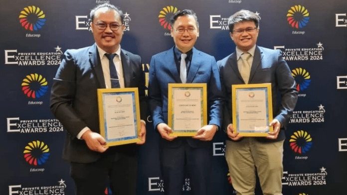 Three Swinburne Sarawak Academics Shine at Private Education Excellence Awards 2024 1 Three Swinburne Sarawak Academics Shine at Private Education Excellence Awards 2024