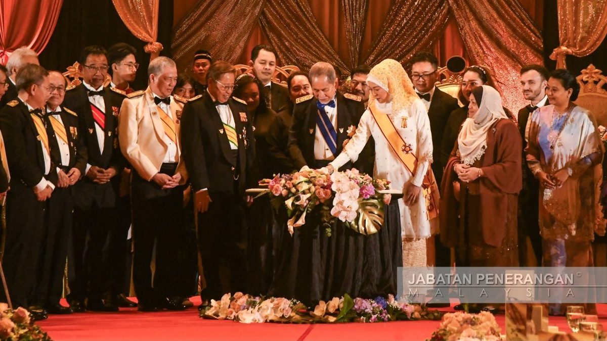 Sarawak Honors TYT’s 78th Birthday with Grand Banquet and Star Performances 1 Sarawak Honors TYT’s 78th Birthday with Grand Banquet and Star Performances
